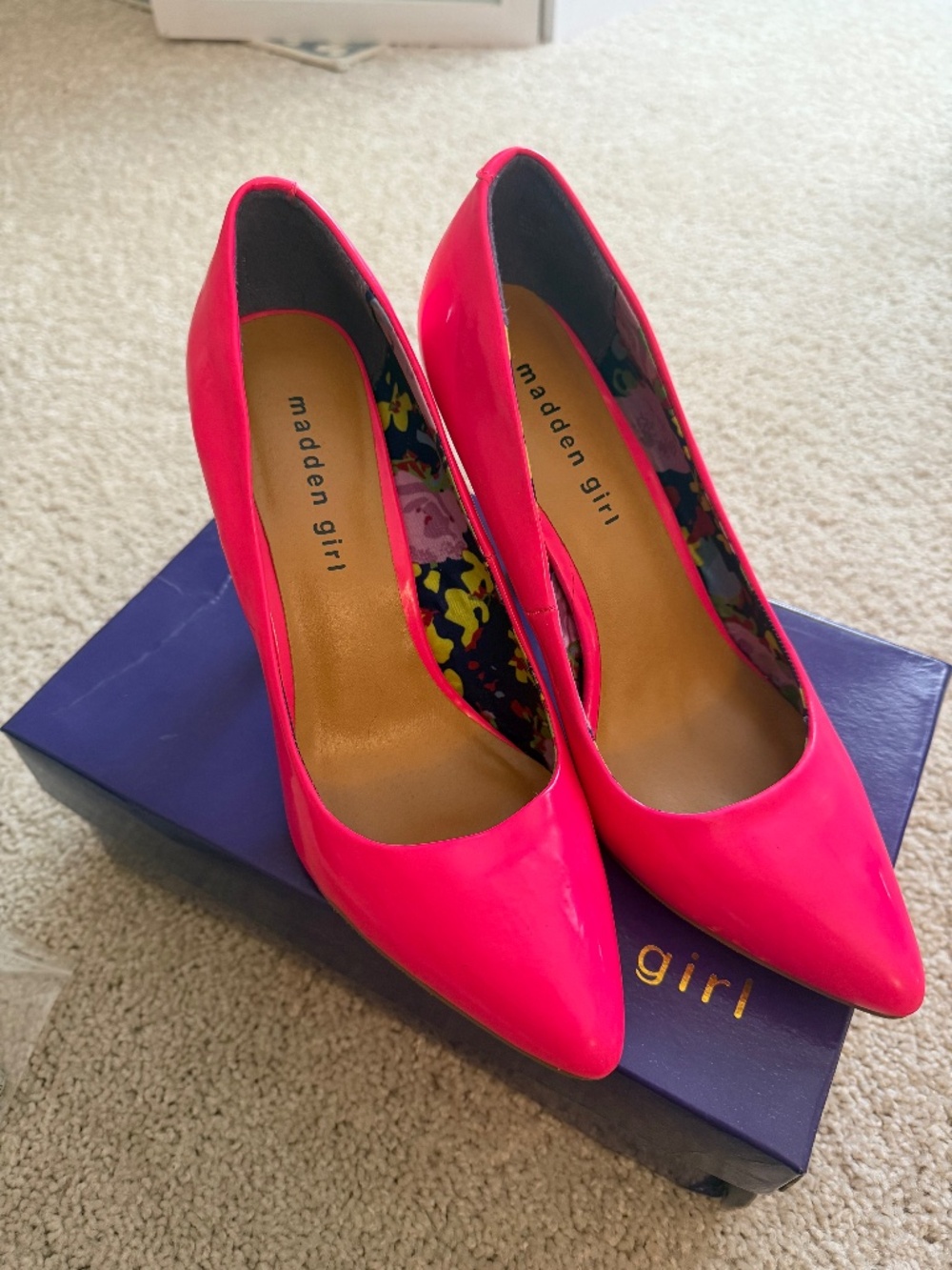 Madden Girl Tartt Pump - Size 8.5 (Neon Pink Early 2000's)